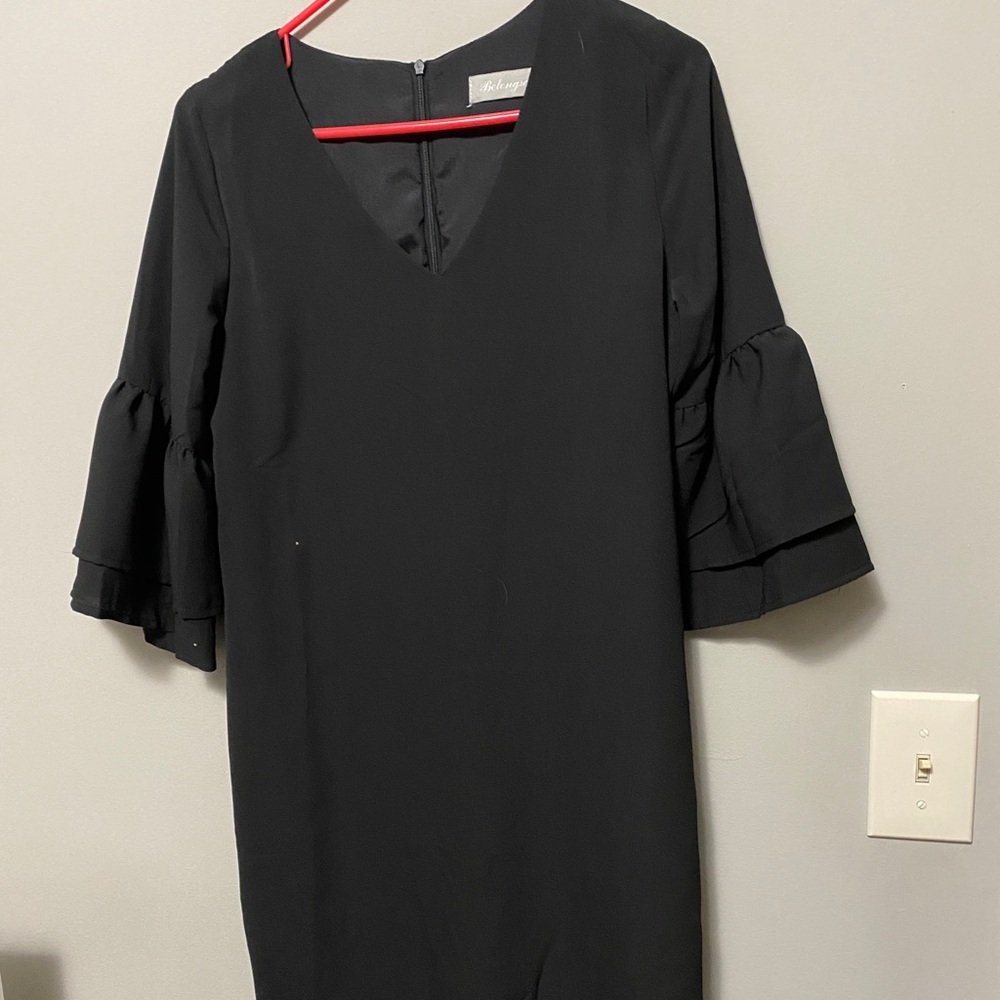 Bell sleeve shift dress